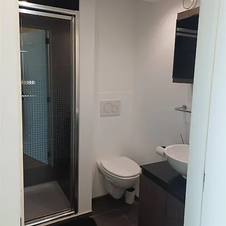 Daire Zeezicht Met Aparte Slaaphoek *